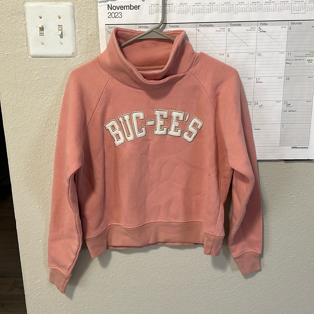 Buc-ee’s sweatshirt
